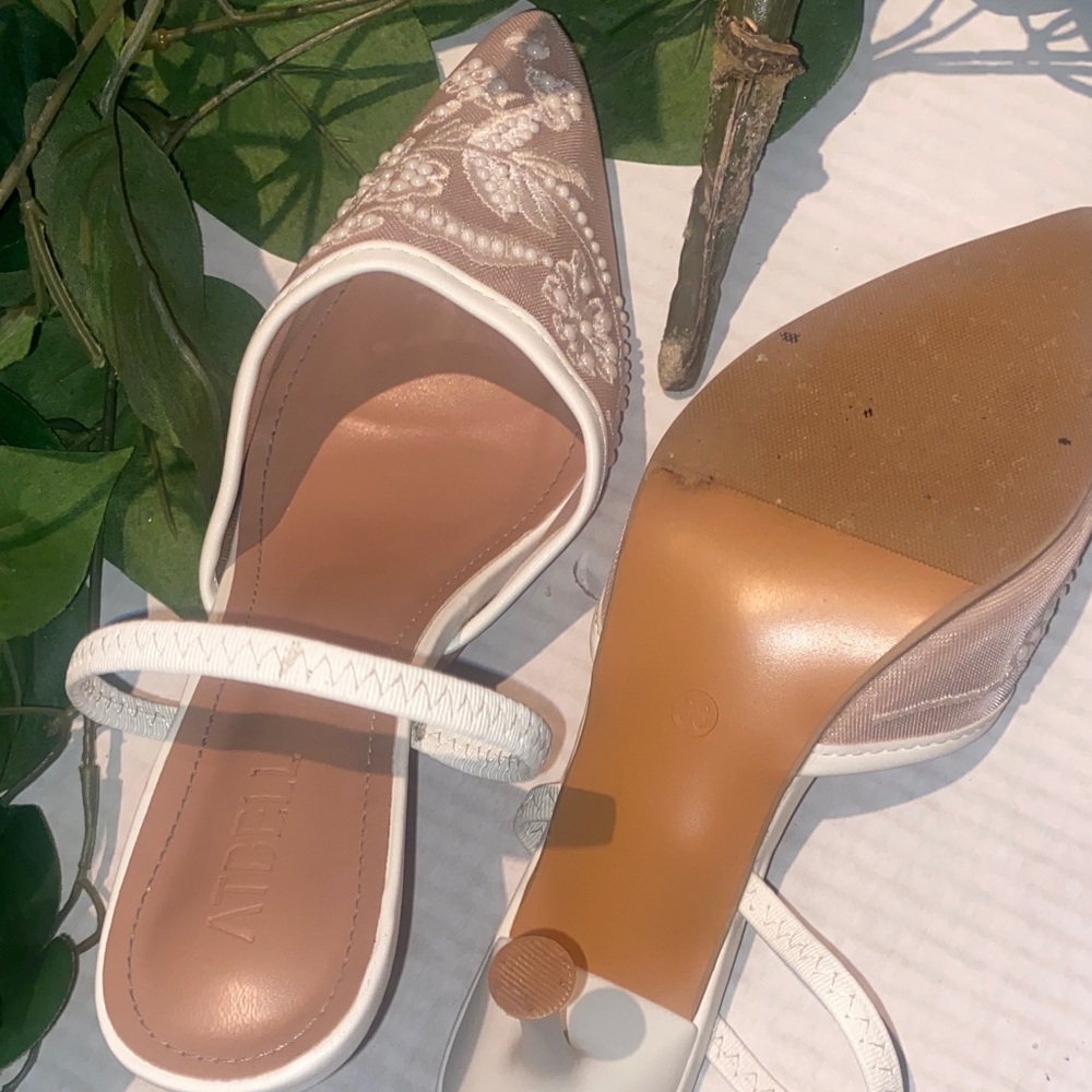 Chic Embroidered Floral Mules in Cream and Tan - Picture 9 of 9